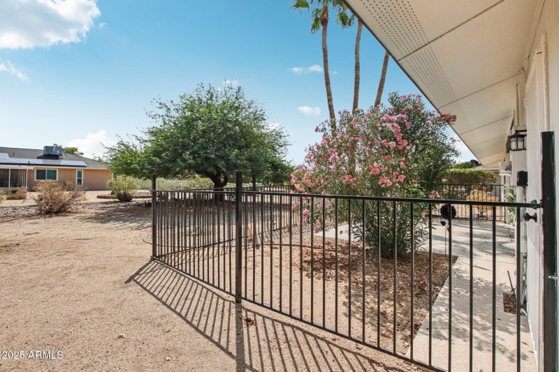 6-web-or-mls-W Paintbrush Dr-0506-006