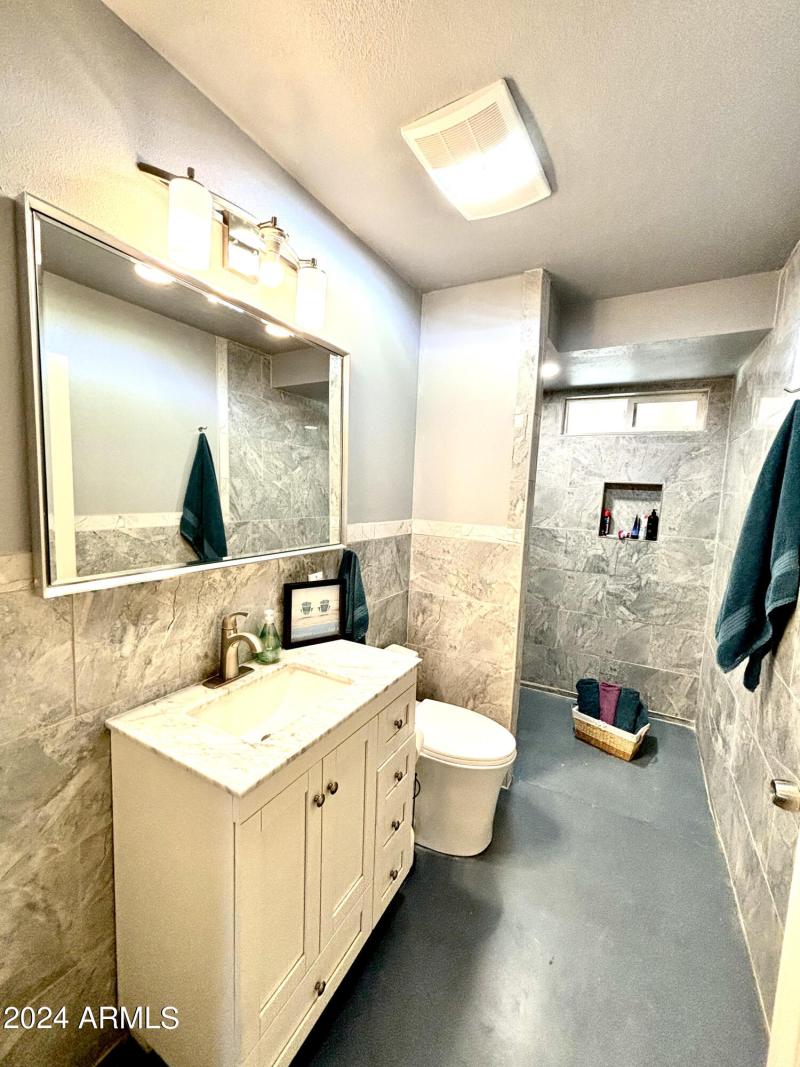 241 W 3rd Bath 1