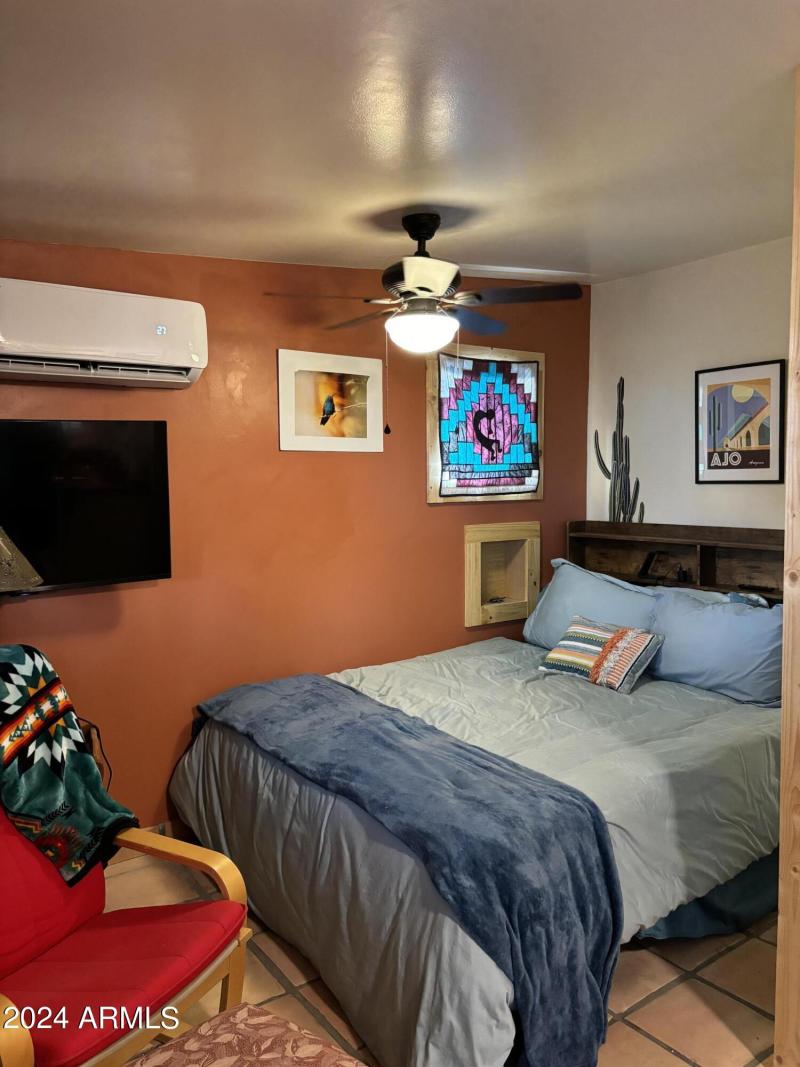 241 W 3rd Casita Bed