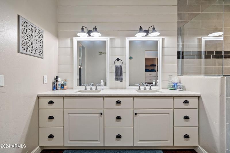 5247AZ260-ShowLow-AZ-25