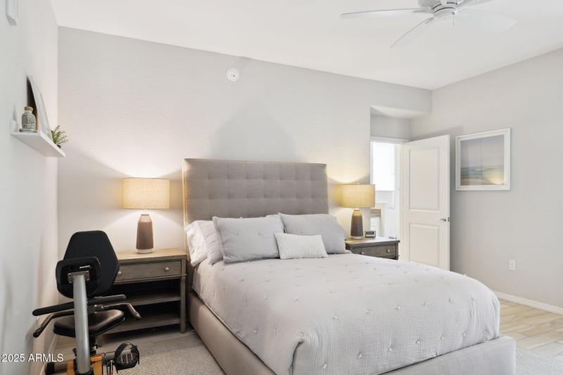 12-web-or-mls-17850-n-68th-st-2138