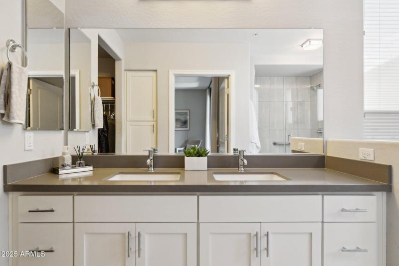 15-web-or-mls-17850-n-68th-st-2138