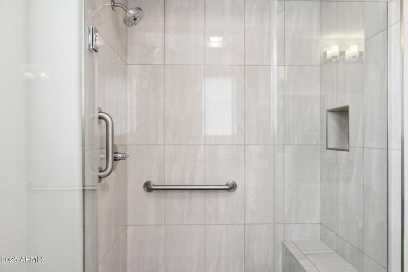 17-web-or-mls-17850-n-68th-st-2138