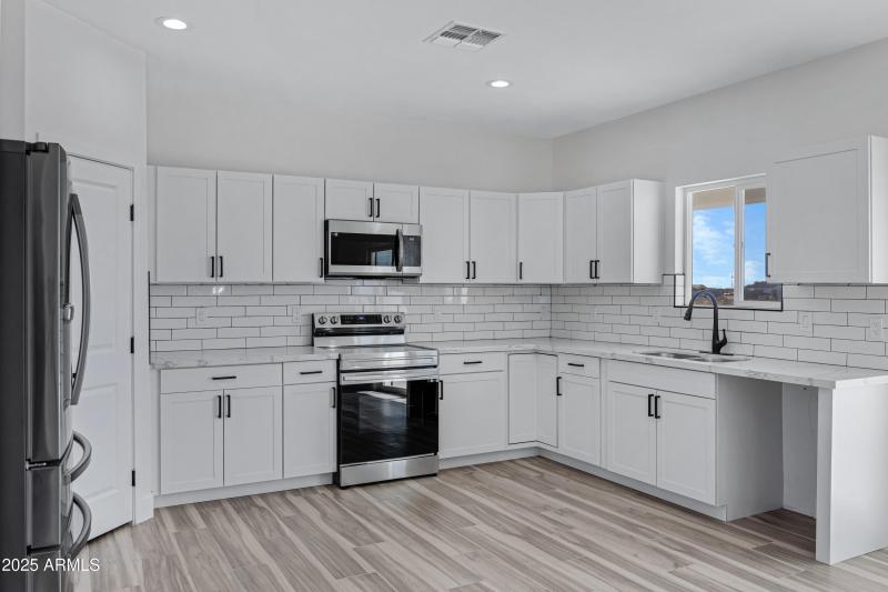 36257 W Highland Avenue