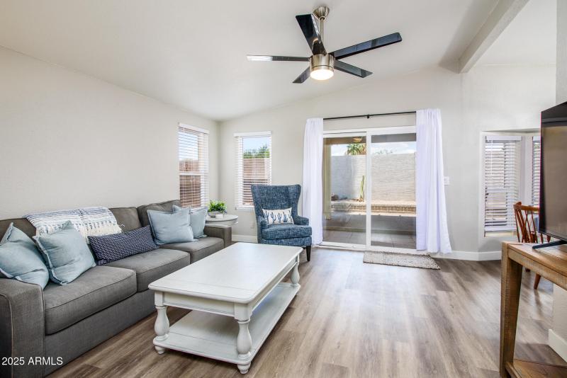 1672 E Augusta Ave-7184-Edit