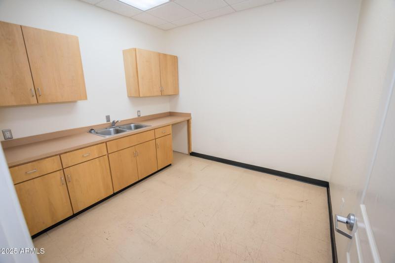 4655 N Commerce Dr # A 06-06-2025 (25)