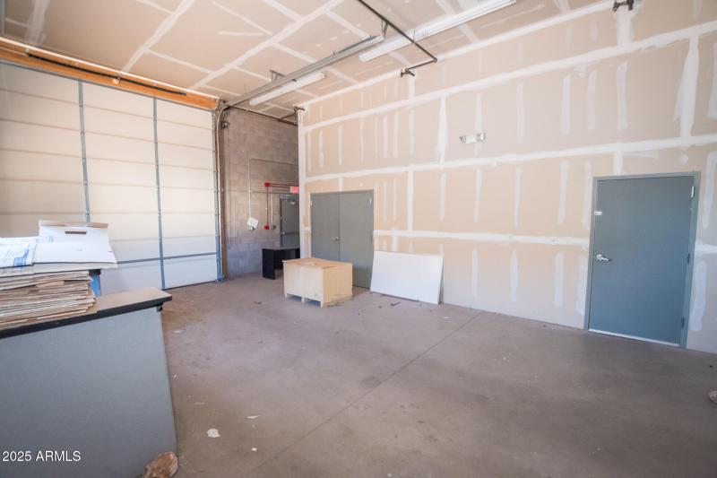 4655 N Commerce Dr # A 06-06-2025 (37)