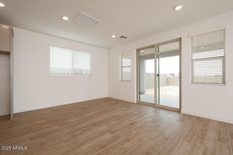 Tri Pointe Terraza 140 - Dining-3MLS