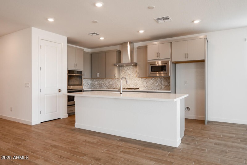 Tri Pointe Terraza 140 - Kitchen-2MLS