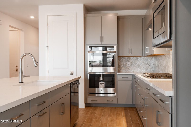 Tri Pointe Terraza 140 - Kitchen-4MLS