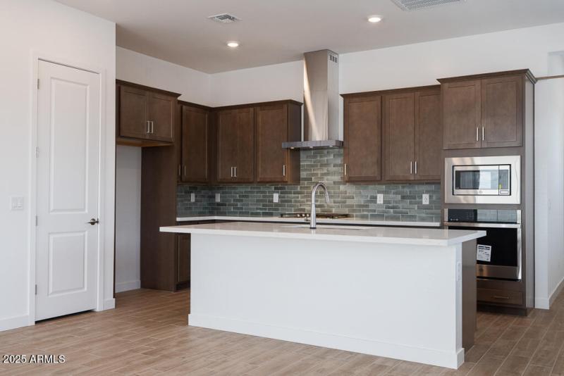 Tri Pointe Terraza 141 - Kitchen-1MLS