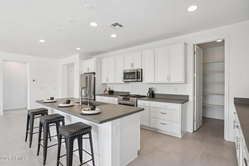 21-web-or-mls-E Via Del Sol-0506-015