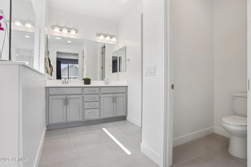 51-web-or-mls-E Via Del Sol-0506-041