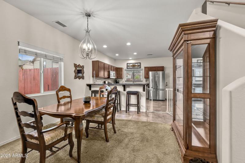 Jaclyn DR to Kitchen