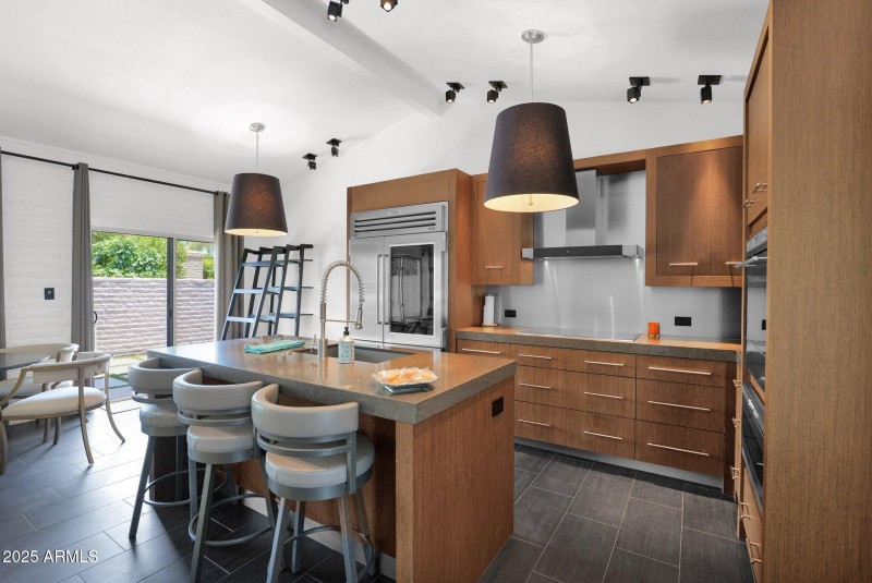 Amazing modern kitchen!