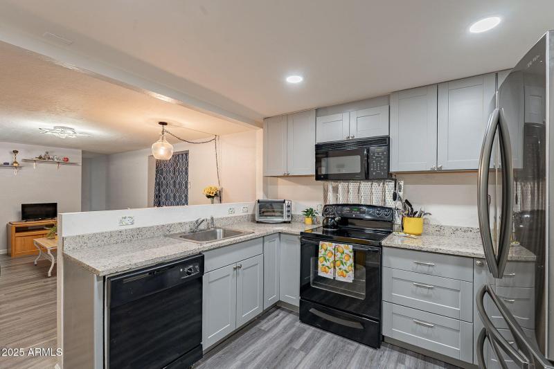 11-web-or-mls-Silverton-11