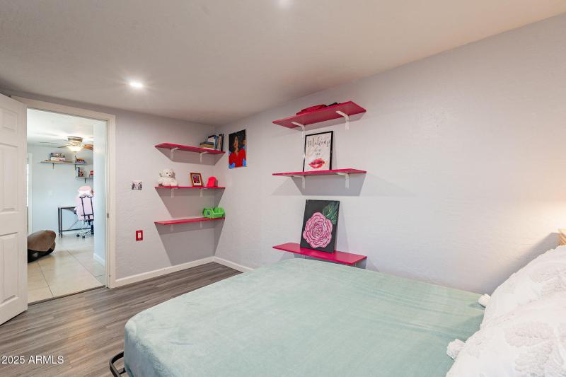 24-web-or-mls-Silverton-24