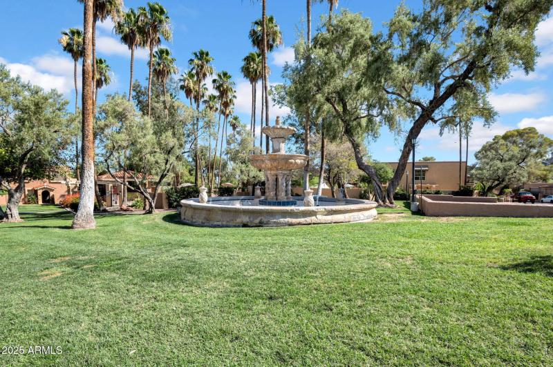 Pointe Tapatio Fountain