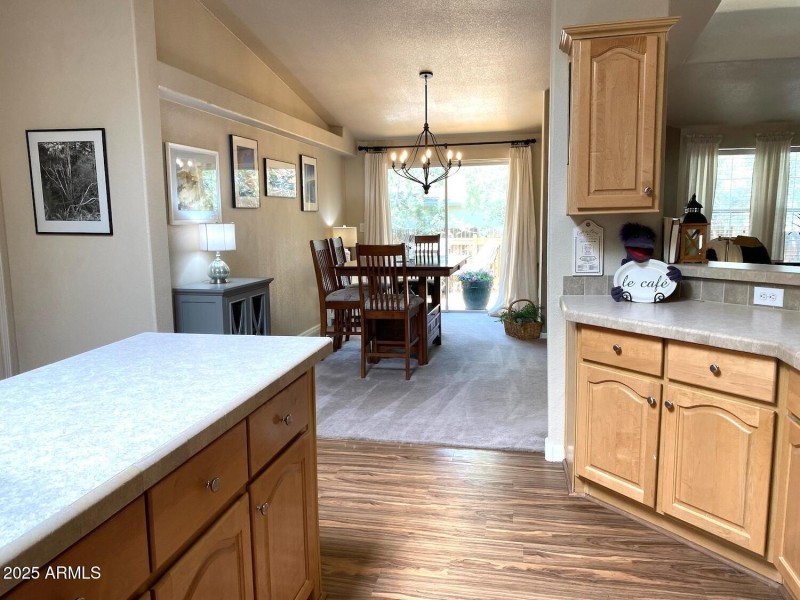 Island w/power for more prep