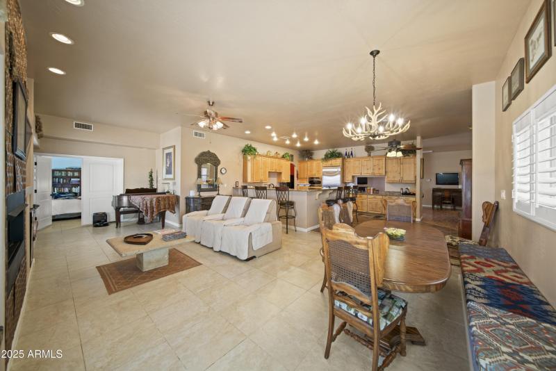 35916 N 213th Dr 00033