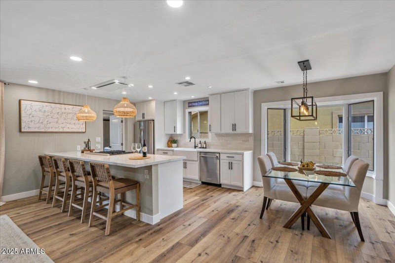 22-Dining and Kitchen