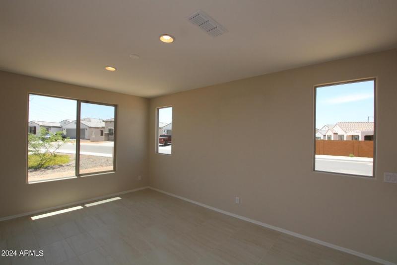 24b09c81-467d-450f-a704-e76d89a3453e