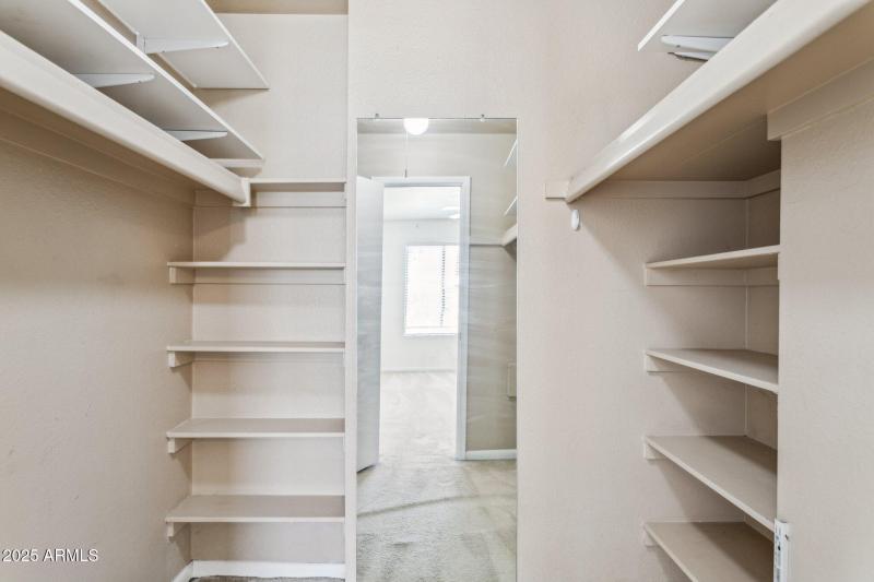 17-web-or-mls-5995-n-78th-st-1043