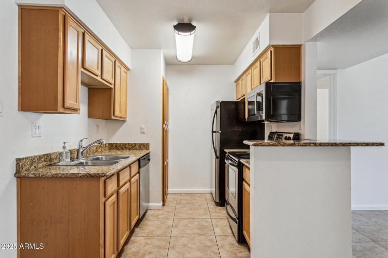 9-web-or-mls-5995-n-78th-st-1043