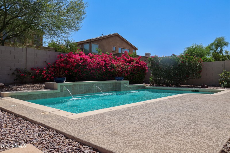 Listen to the Water Fall!