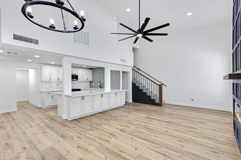 2708 E Roosevelt St-7