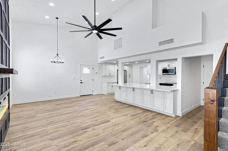 2708 E Roosevelt St-8