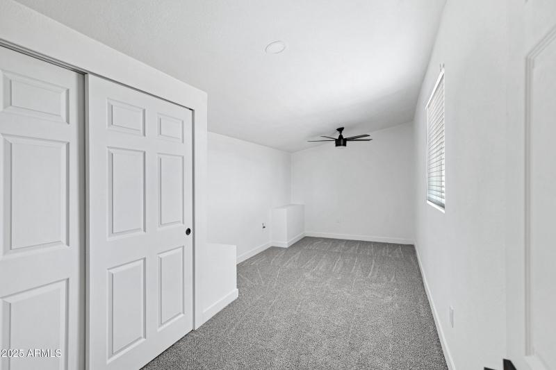 2708 E Roosevelt St-17