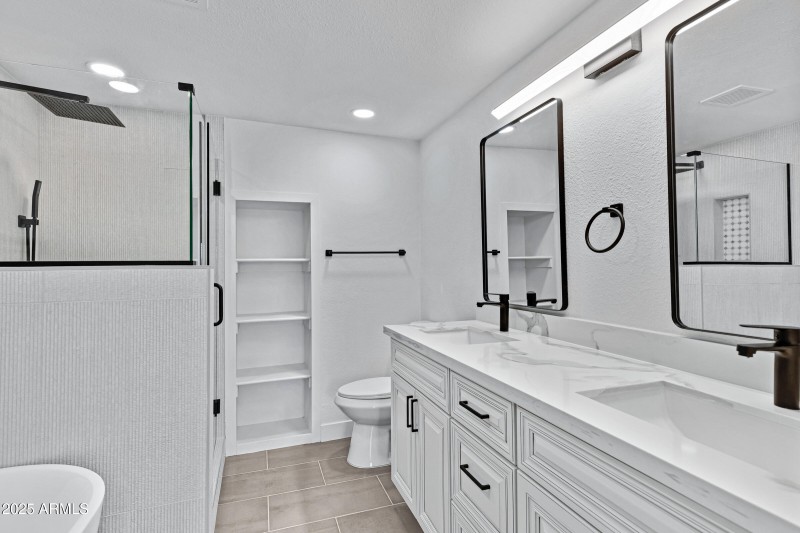 2708 E Roosevelt St-24