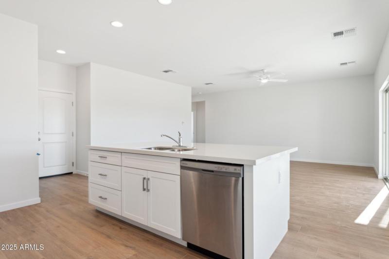 13-web-or-mls-22254-w-skinner-rd