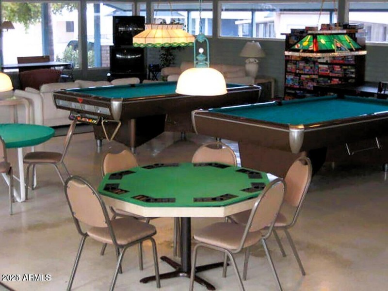 Clubhouse TV Loiunge-Billiards