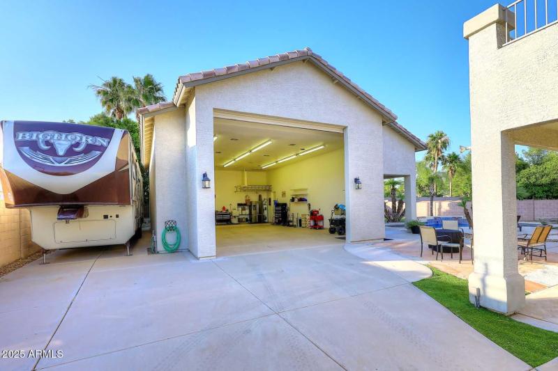 RV Garage-Shop