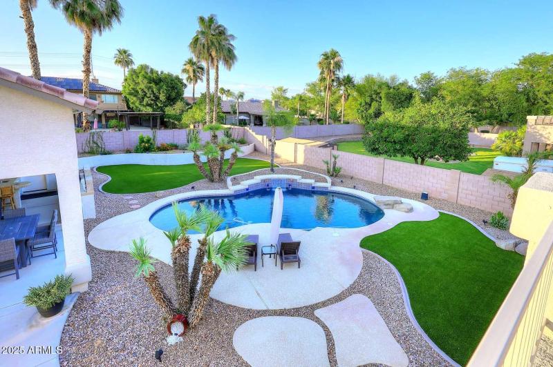 Large Balcony-Backyard View