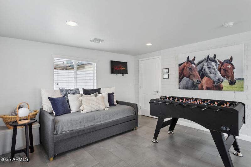 19-print-1142-e-tempe-dr