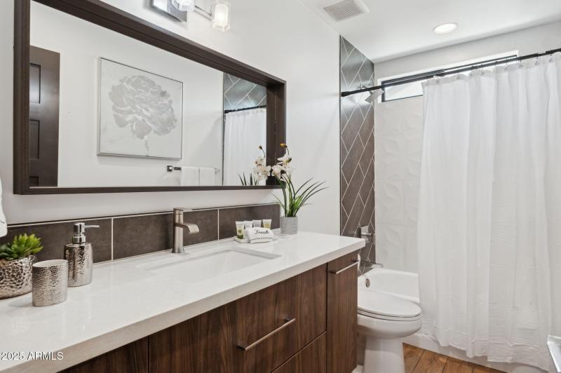 28-web-or-mls-5301-e-tierra-buena-ln