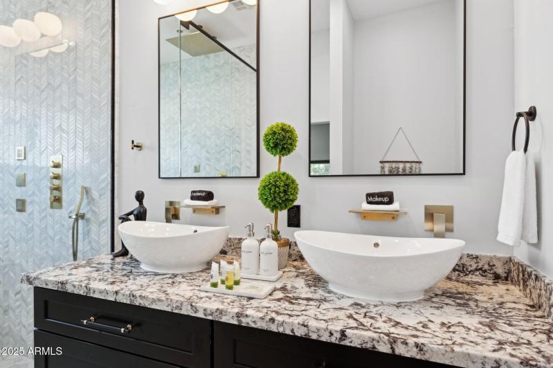 35-web-or-mls-6907-e-willetta-st