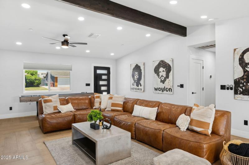 8-web-or-mls-6907-e-willetta-st