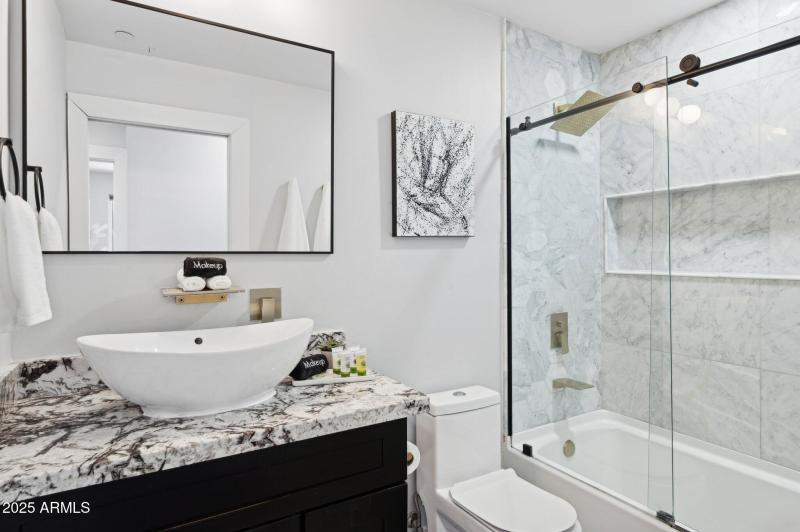 23-web-or-mls-6907-e-willetta-st