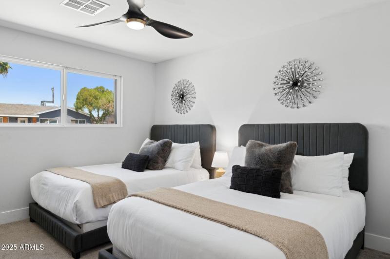 26-web-or-mls-6907-e-willetta-st