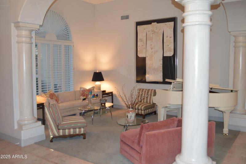 Living room DSC_0030