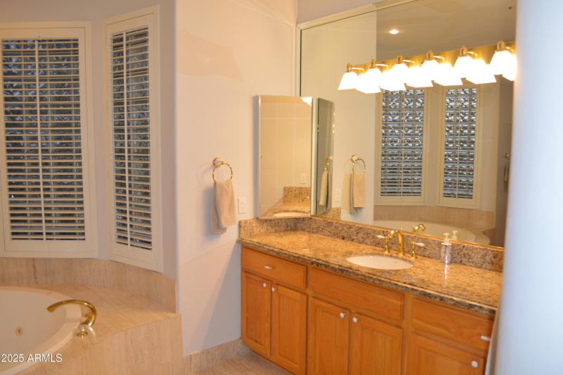 Master bath his vanity DSC_0150