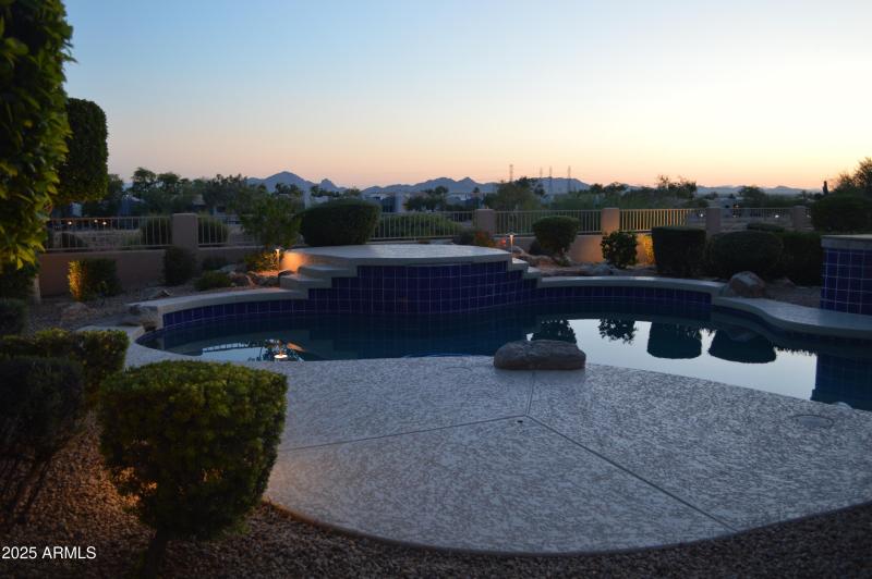 Backyard Dusk DSC_0173