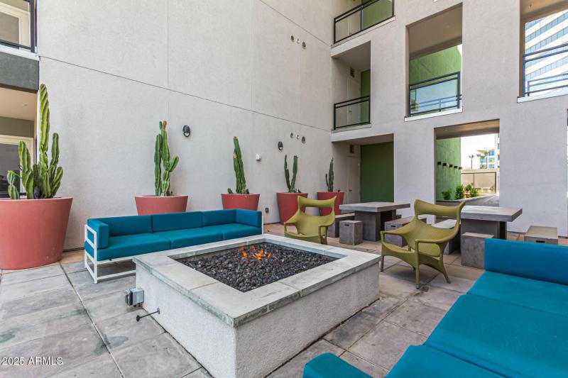 3rd Floor Gas Fire Pit