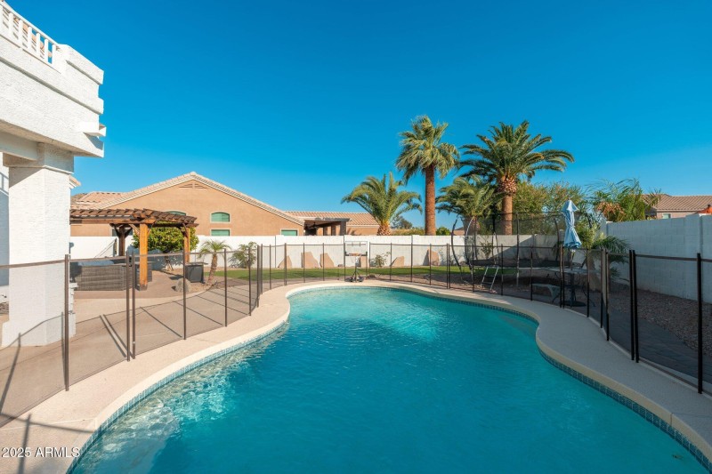 13 W Silverwood Dr - 44