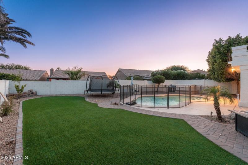 13 W Silverwood Dr - 60