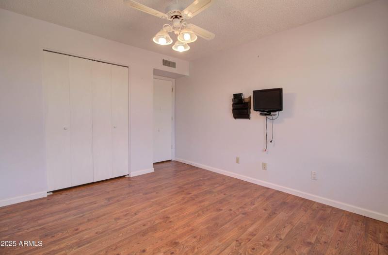 5808 Miami Gardens Dr-40